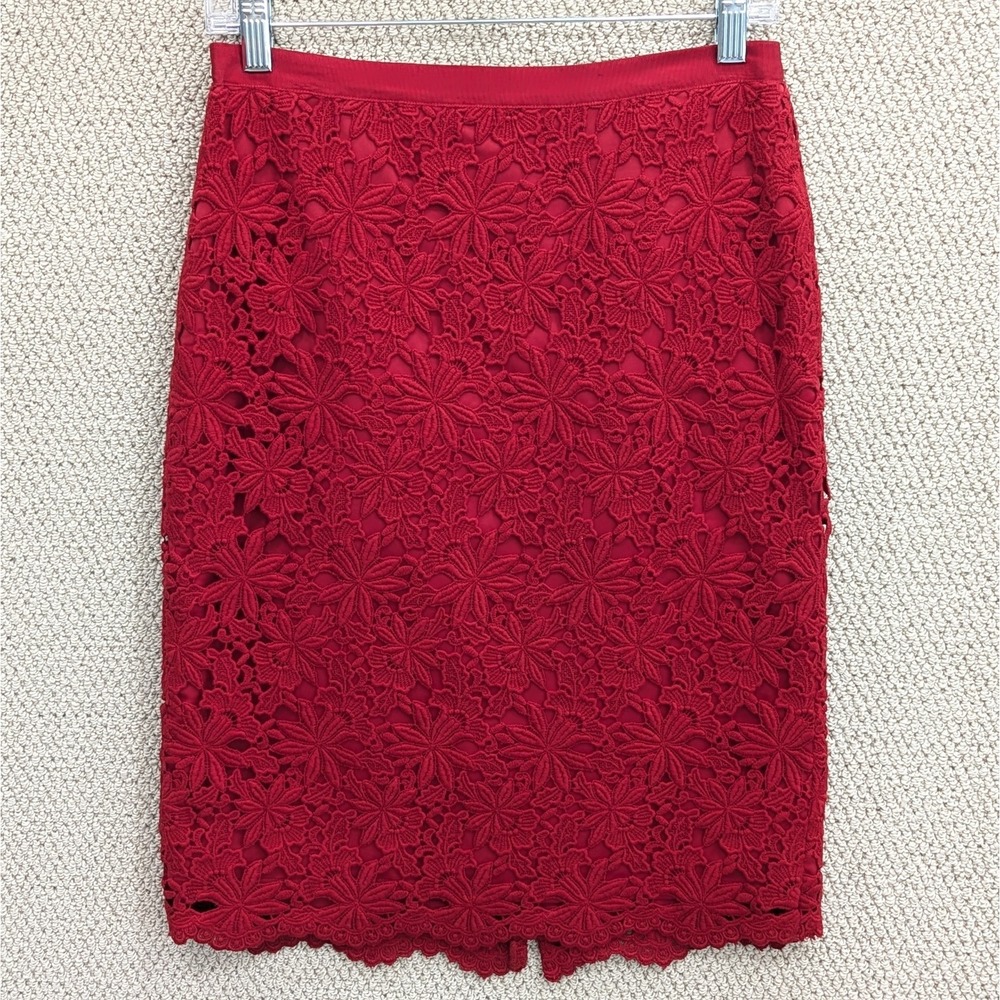 TALBOTS Pencil Skirt Size 2 Rich Red Heavy Guipure Lace Floral Pattern Lined‎